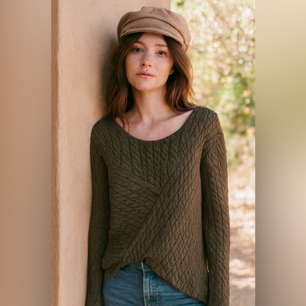 EVOLUTION BY CYRUS Sweater Cable Knit Asymmetric Hem Sz L Olive Green Textured